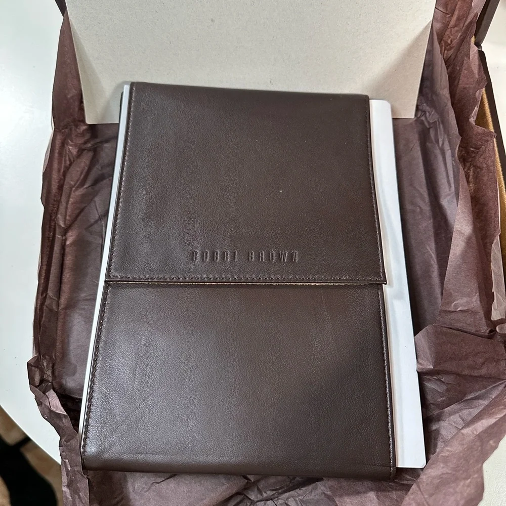 Bobbi Brown Luxe Brush Collection – Limited Edition – 24K Gold Accents